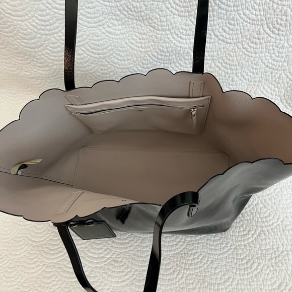 Kate Spade Large Black Patent Leather Scalloped Tote - Picture 2 of 9